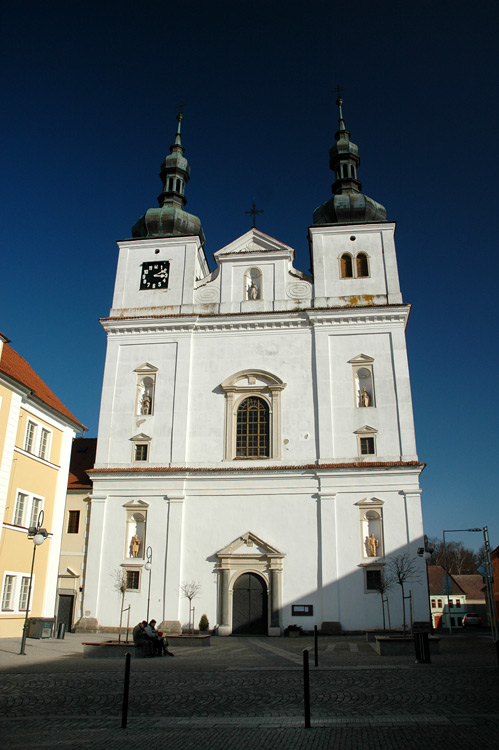 Beznice - kostel svatho Frantika Xaverskho a svatho Ignce z Loyoly