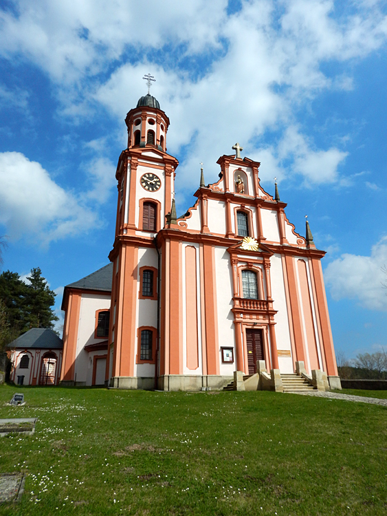 Maenice - kostel svat M Magdaleny