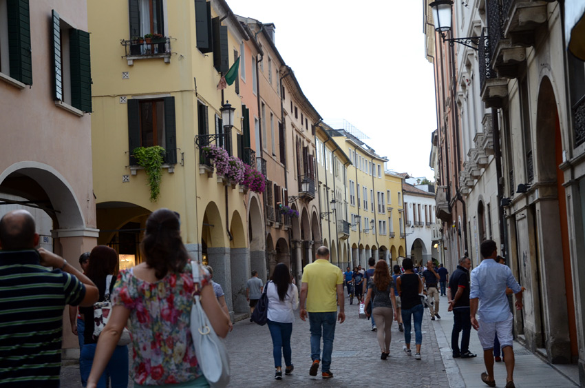 Padova - uli�ky a podloub�