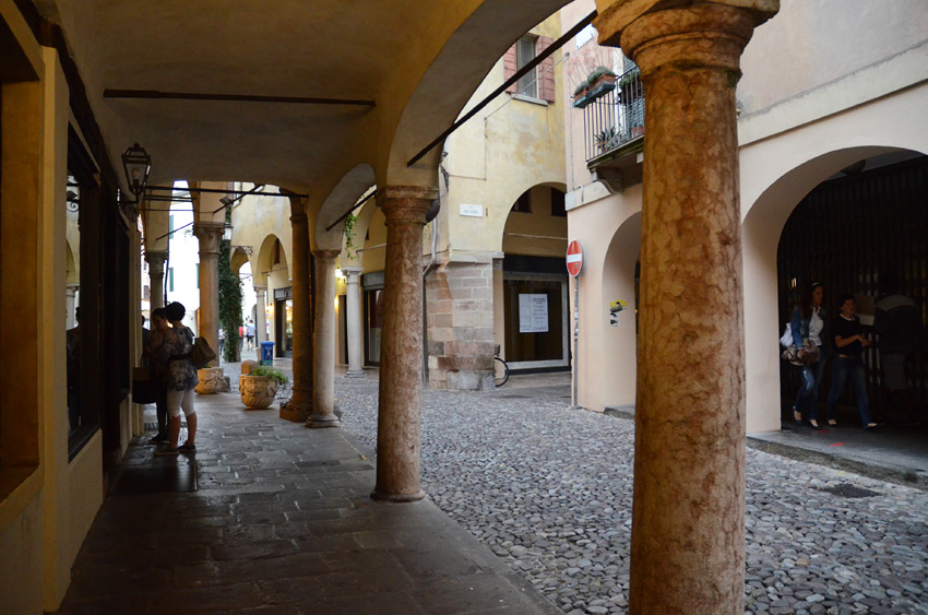Padova - uli�ky a podloub�