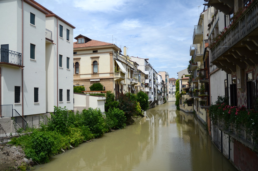 Padova - uli�ky a podloub�