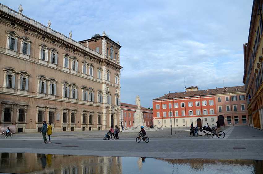 Modena - Piazza Roma