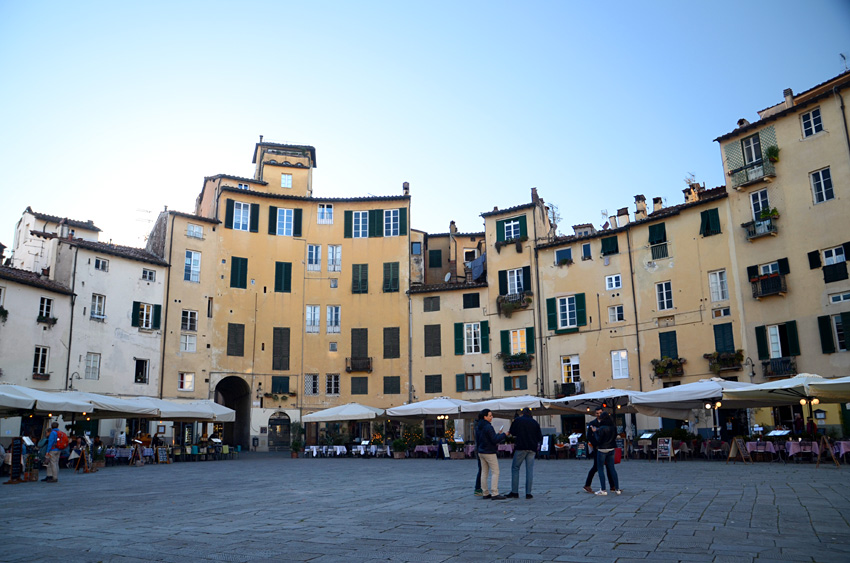 Lucca - Piazza dell'Anfiteatro
