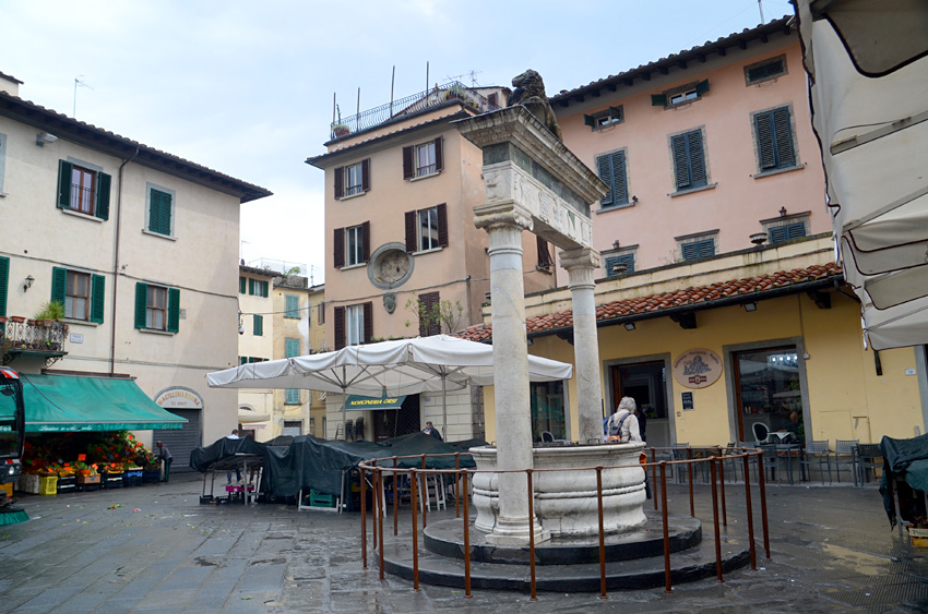 Pistoia - Piazza della Sala