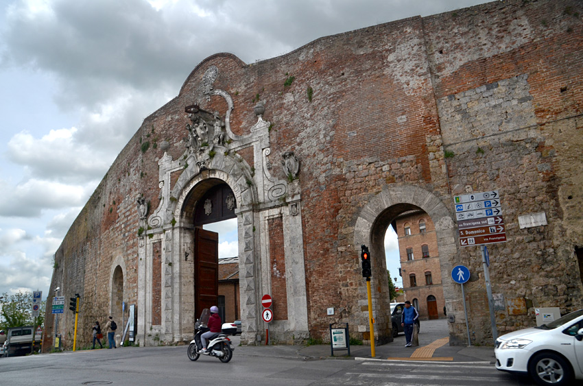 Siena - Porta Camollia