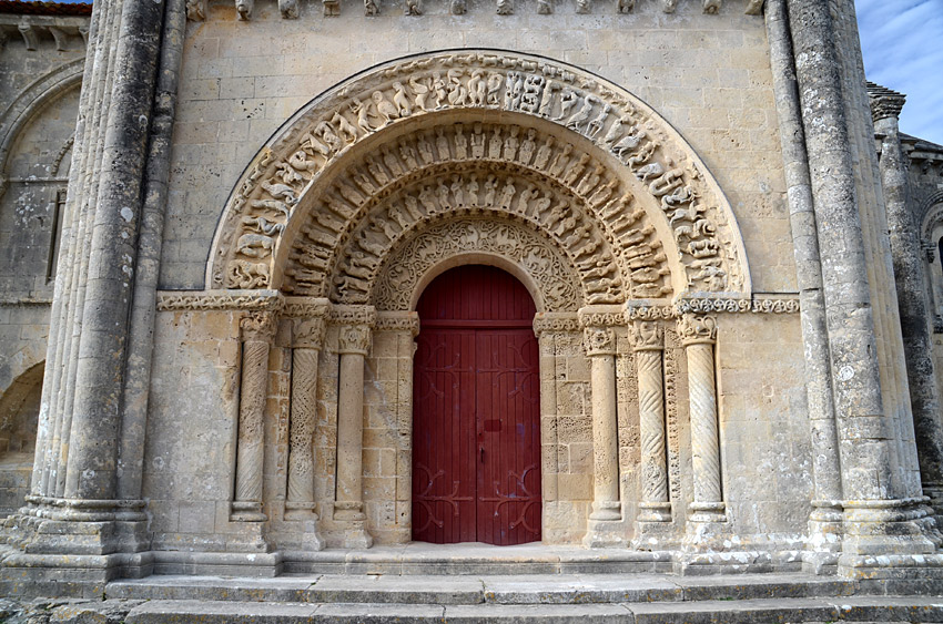 Aulnay - kostel Saint-Pierre