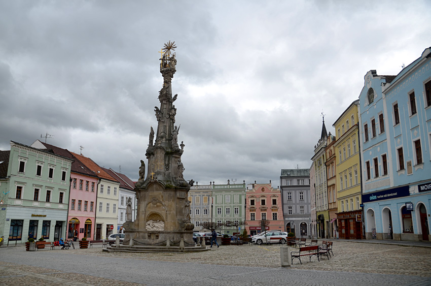 Jindřichův Hradec - sloup se sousoším Nejsvětější Trojice