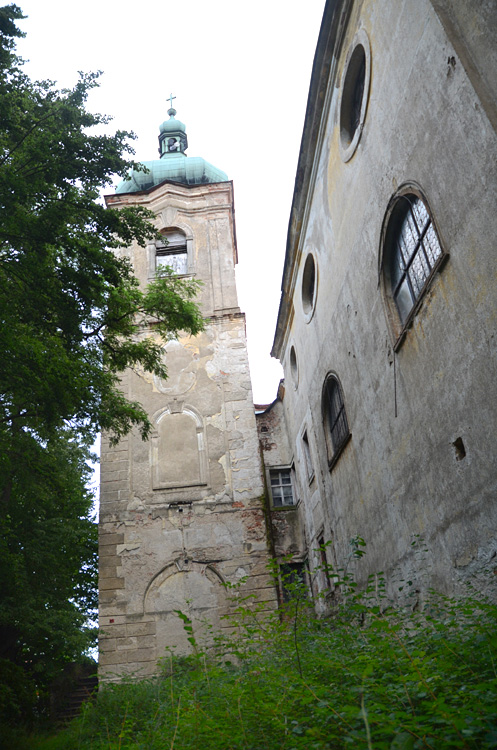 Lnáře - kostel Nejsvětější Trojice