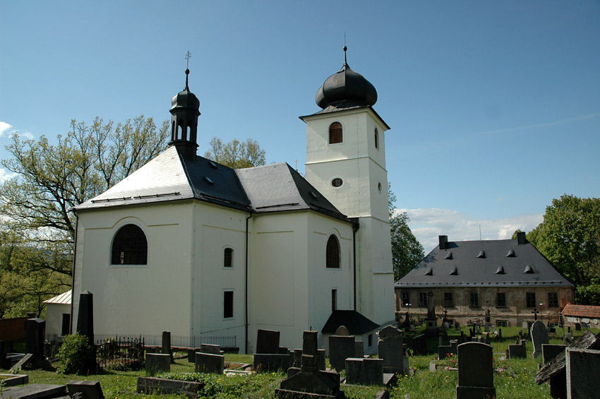 Martínkovice - kostel Panny Marie, svatého Jiří a svatého Martina