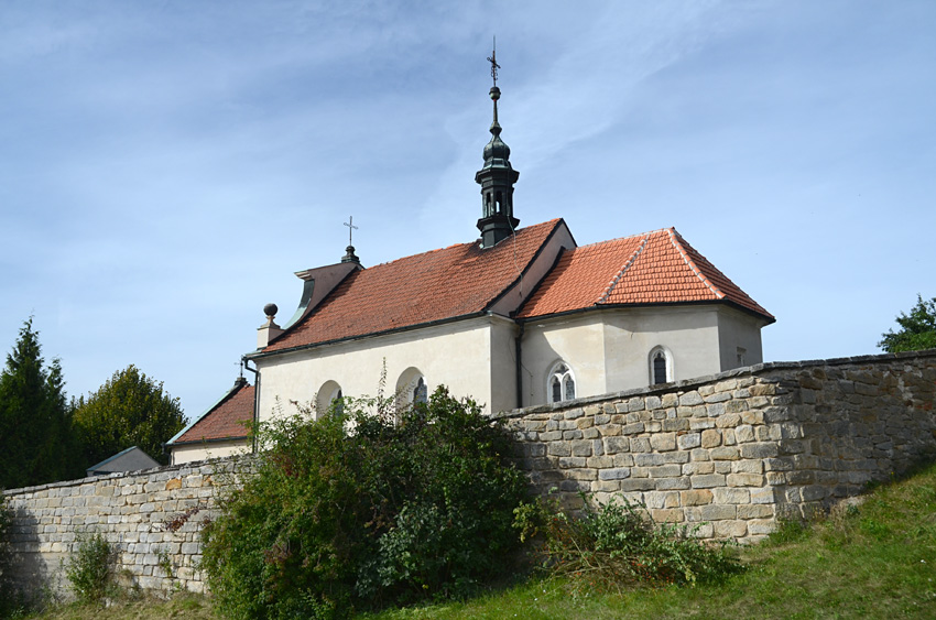 Nepřívěc - kostel Nalezení svatého Kříže