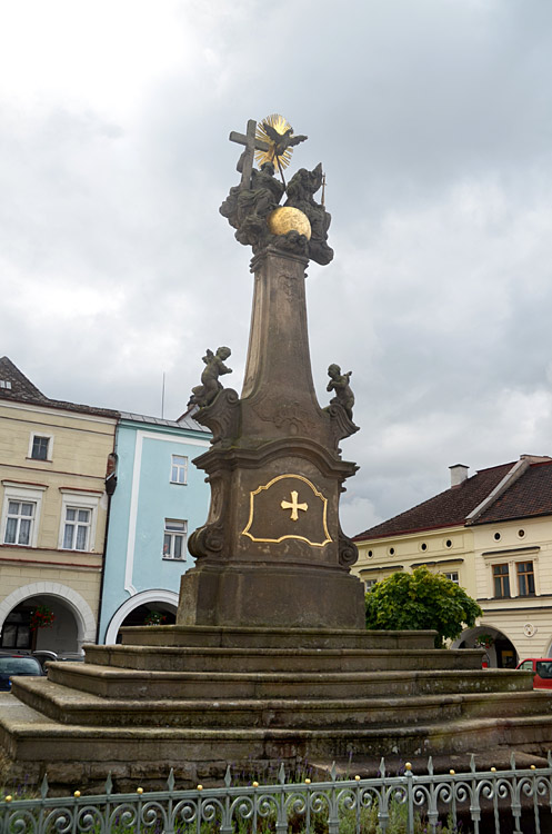 Nové Město nad Metují - sloup se sousoším Nejsvětější Trojice