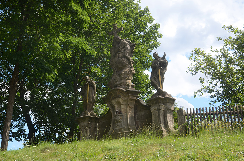 Český Dub - sousoší Tří svatých