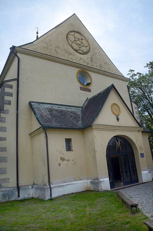 Rovensko pod Troskami - kostel svatého Václava