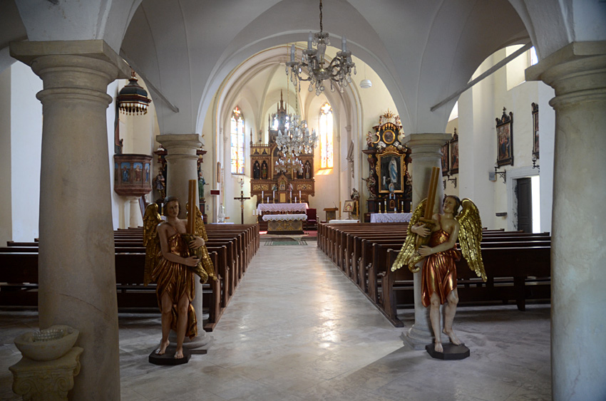 Rovensko pod Troskami - kostel svatého Václava