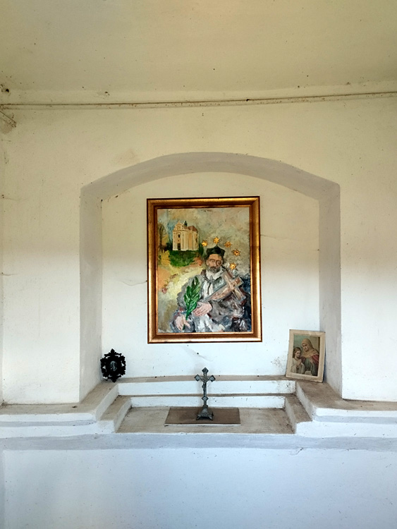 Nynice - kaplička u cesty na Chotinou