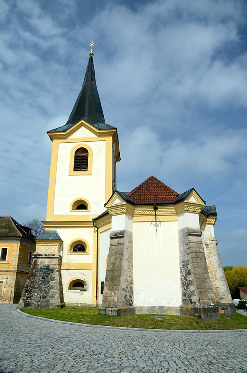 Bezdružice - kostel Nanebevzetí Panny Marie