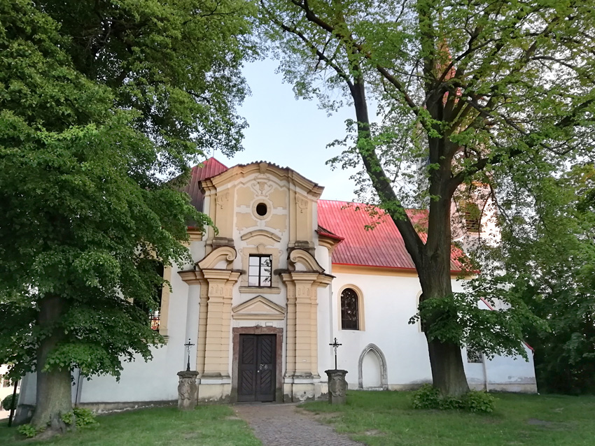 Pyšely - kostel Povýšení svatého Kříže