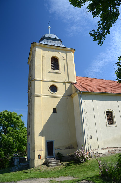 Dobřichov - kostel Nejsvětější Trojice