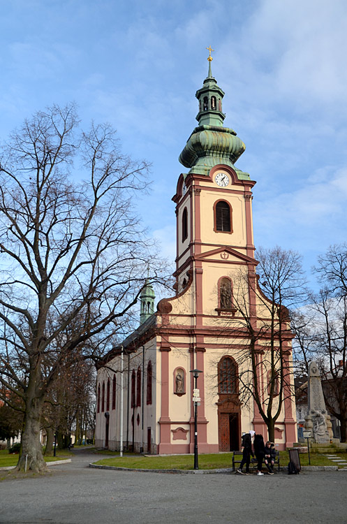 Kostelec nad Černými Lesy - kostel svatých Andělů strážných