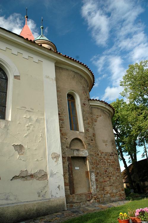 Kostelec u Křížků - rotunda a kostel svatého Martina