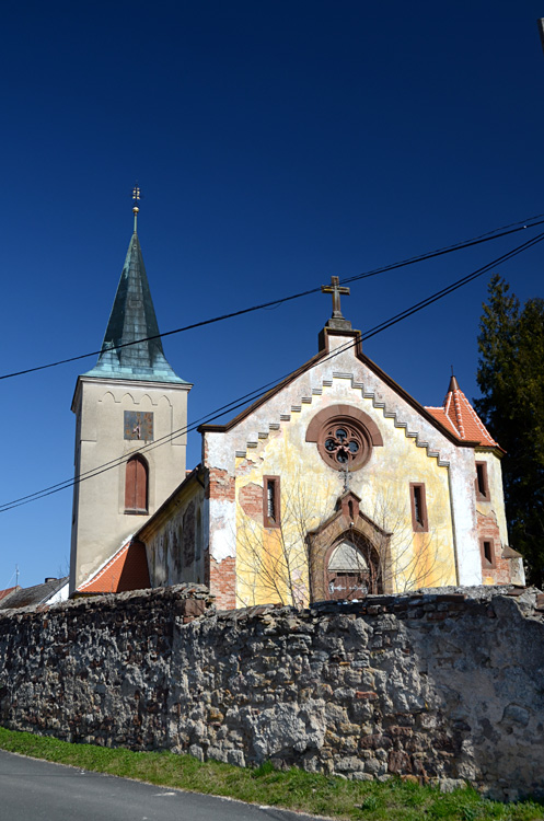 Oleška - kostel Všech svatých