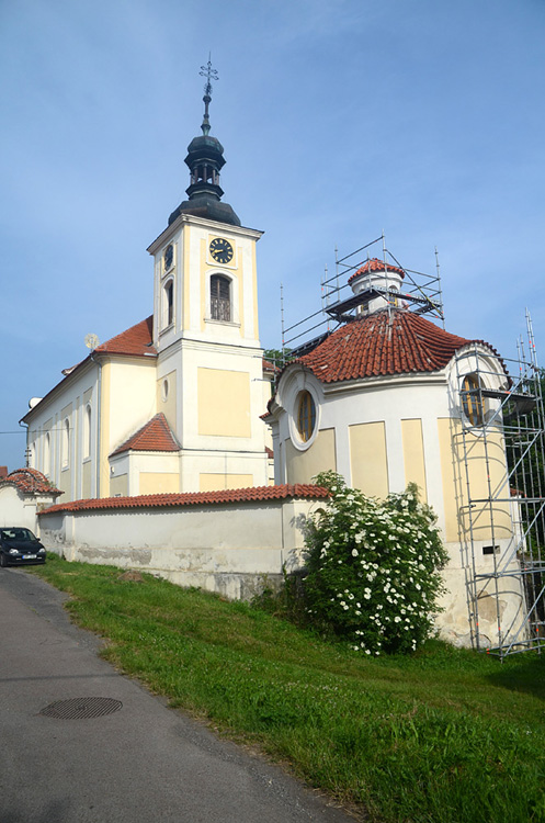 Středokluky - kostel svatého Prokopa