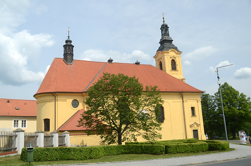 Dobříš - kostel Nejsvětější Trojice