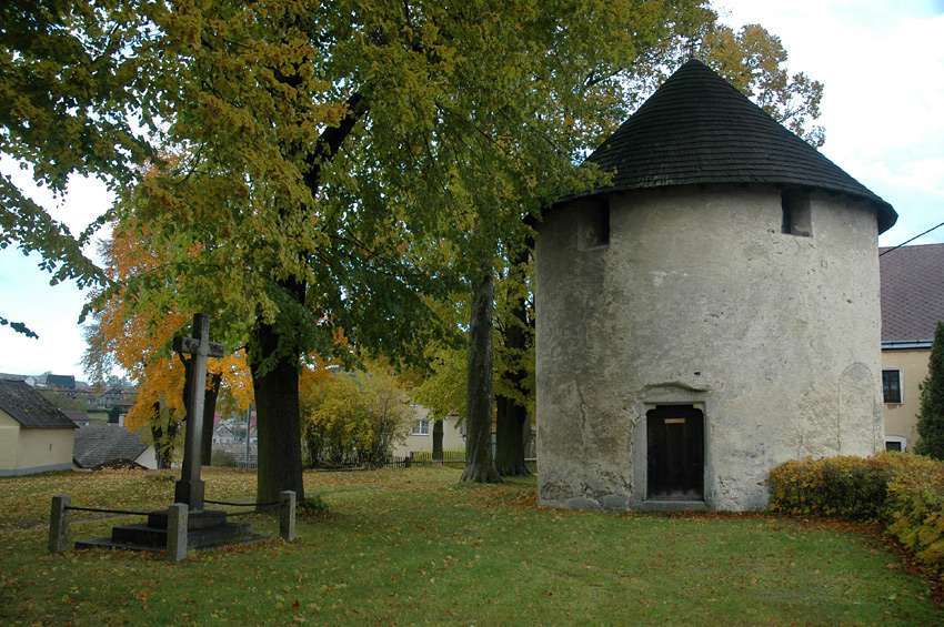 Stonařov - karner svaté Trojice