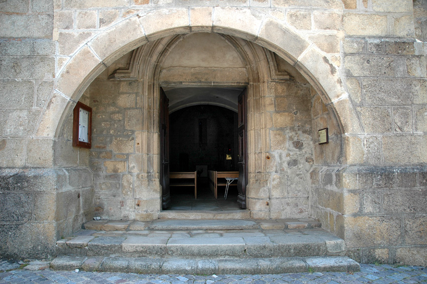 Marols - Eglise Saint-Pierre