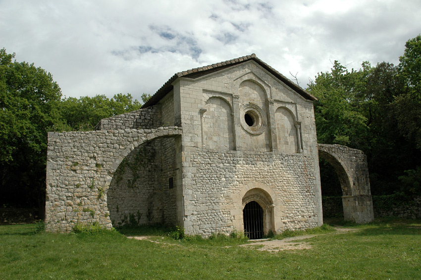 Údolí Nymf - převorský kostel Notre-Dame