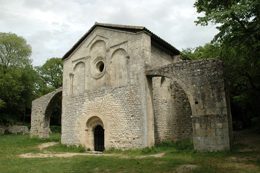 Údolí Nymf - převorský kostel Notre-Dame