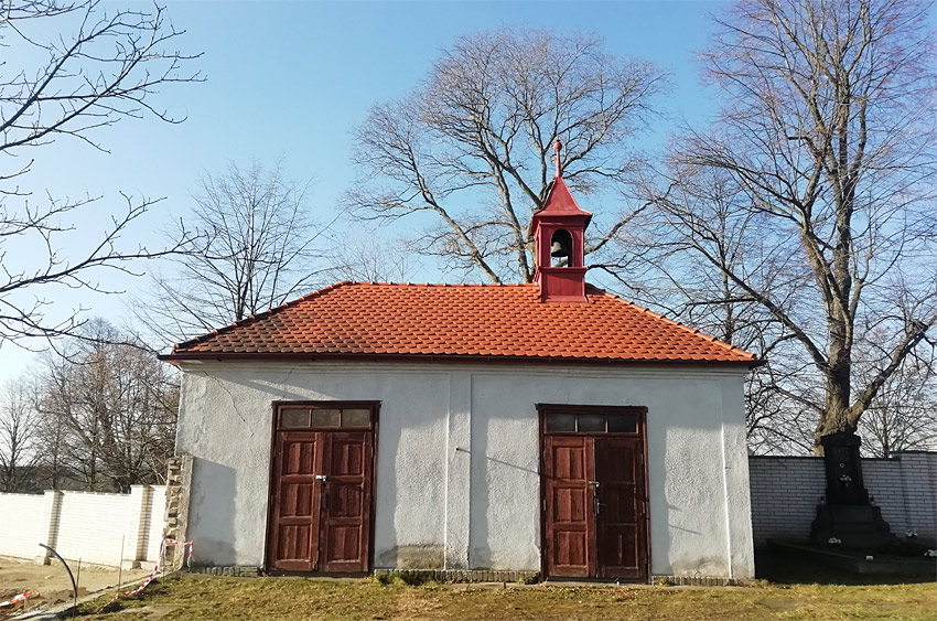 Socha svatého Donáta - Kolovraty, před hřbitovem