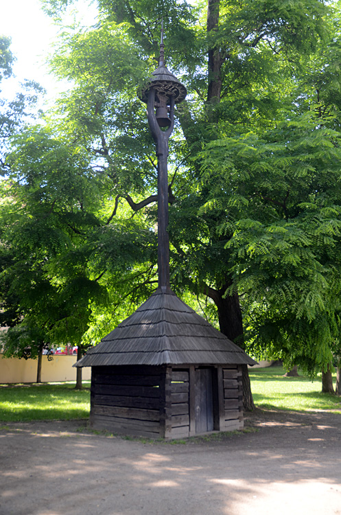 Zvonička v zahradě Kinských