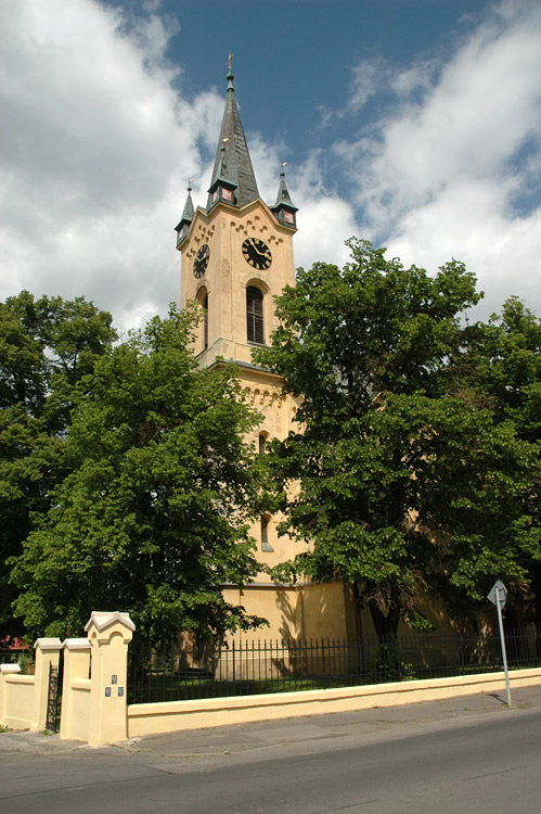 Kostel svatého Cyrila a Metoděje - Nebušice