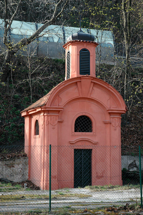 Kaple vojenského hřbitova - Karlín