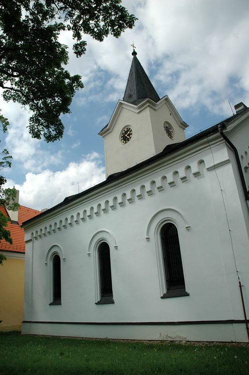 Kostel Nanebevzetí Panny Marie - Dolní Počernice