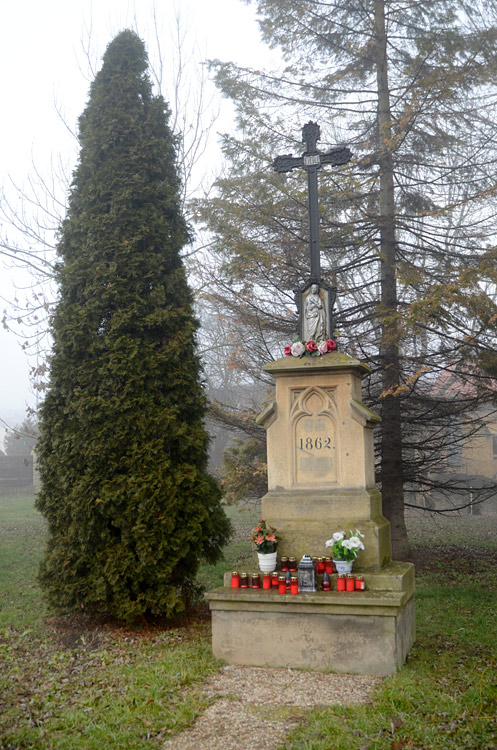 Kříž u Podsychrovského rybníka - Horní Počernice