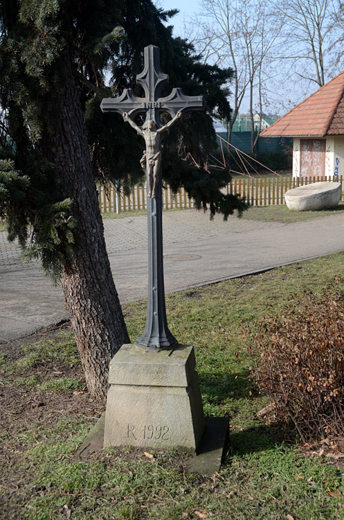 Kříž u mostu přes Rokytku - Dolní Počernice