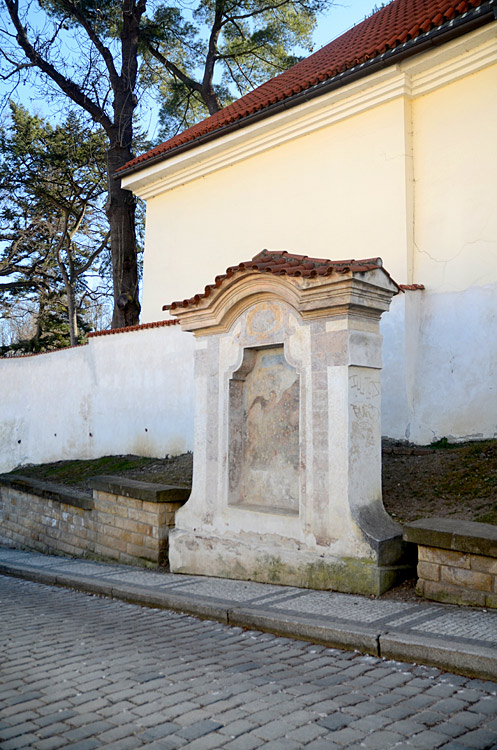 Výklenková kaple ve Vlašské ulici