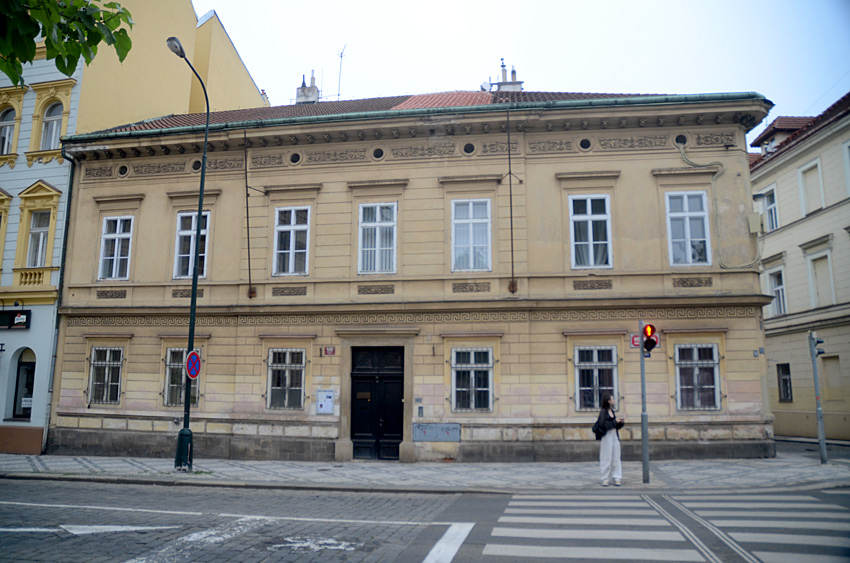 Fara u kostela Nejsvětější Trojice