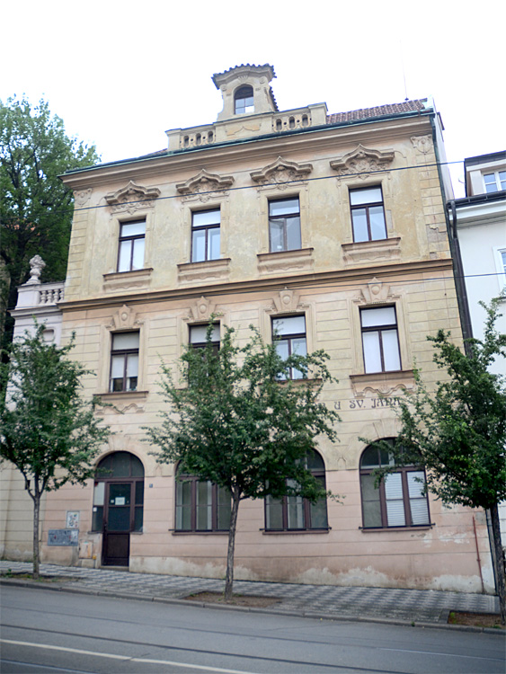 Fara u kostela svatého Jana Nepomuckého na Skalce