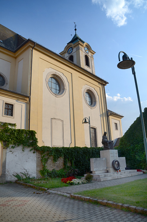 Oggau am Neusiedler See - Heilige Dreifaltigkeit