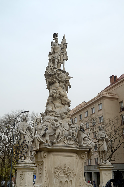 Bratislava - sousoší svatého Floriána