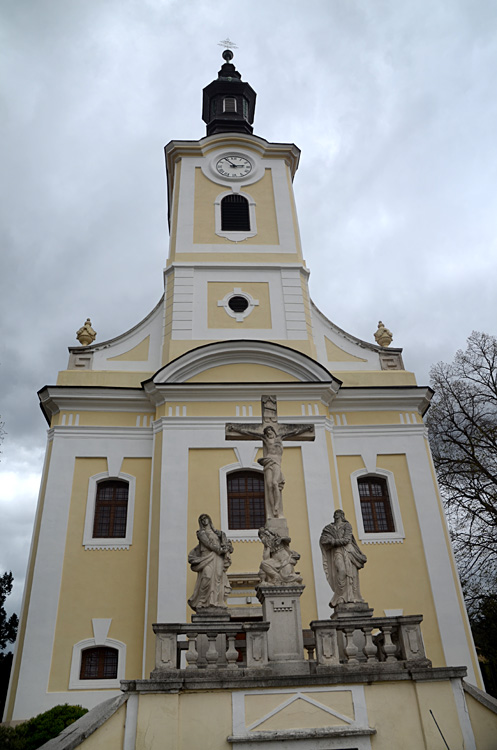 Dražovce - kostel svatého Františka Xaverského