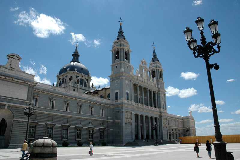 Madrid - katedrála Nuestra Senora de la Almudena