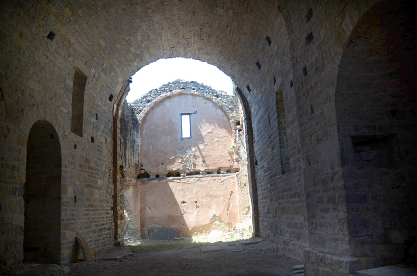 Besians - iglesia de San Juan Evangelista