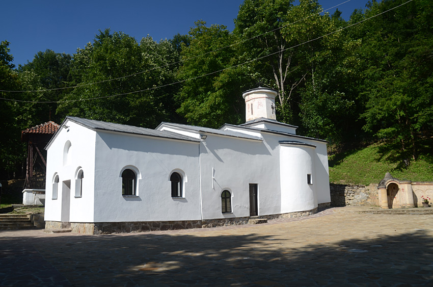 Gornja Kamenica - manastir Svete Trojice