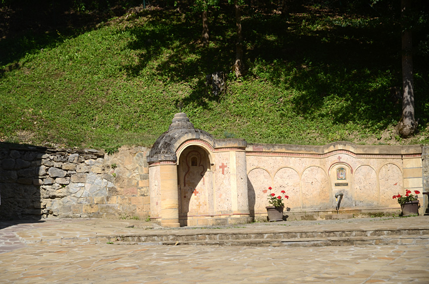 Gornja Kamenica - manastir Svete Trojice