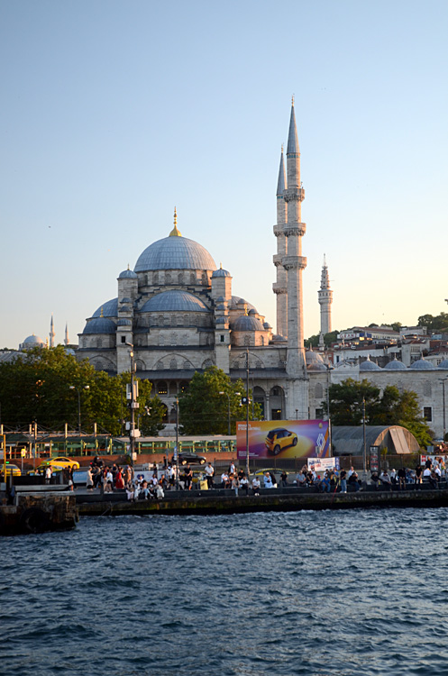 Istanbul - loď Beşiktaş - Eminönü