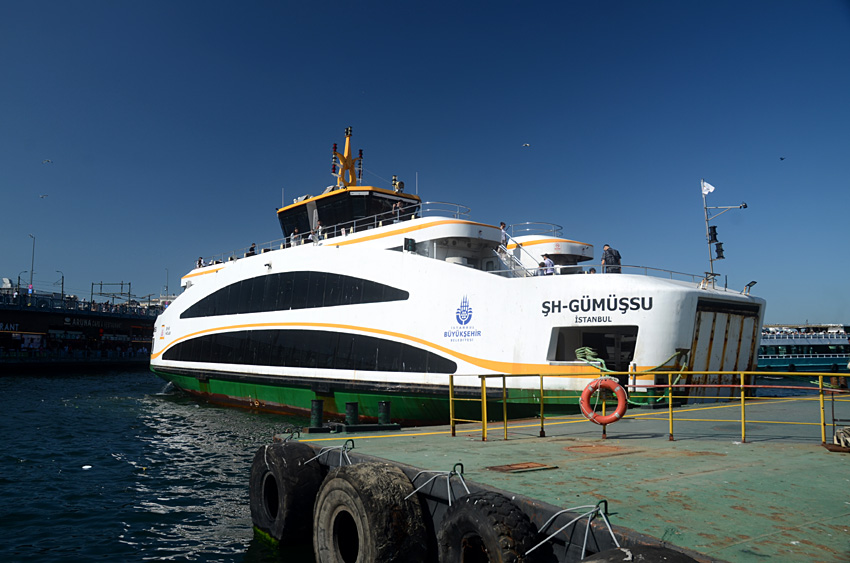 Istanbul - loď Eminönü - Üsküdar